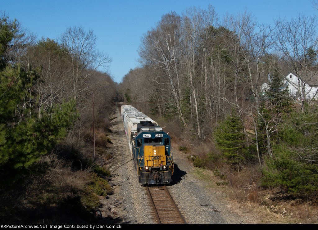 CSXT 2548 Leads L077 at Desert Rd. in Freeport